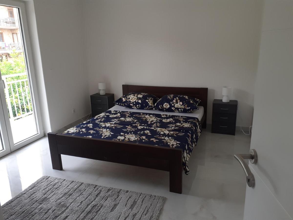 Apartmani Miletic イェルサ エクステリア 写真