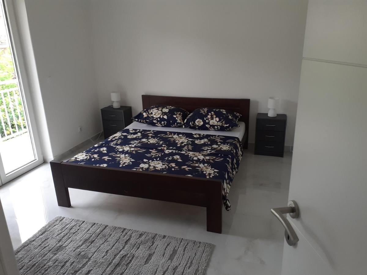 Apartmani Miletic イェルサ エクステリア 写真