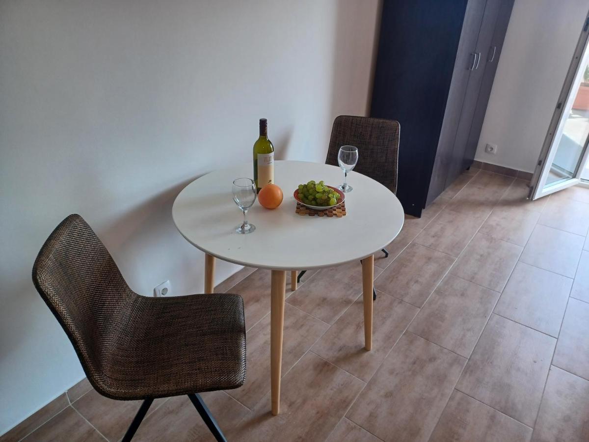 Apartmani Miletic イェルサ エクステリア 写真