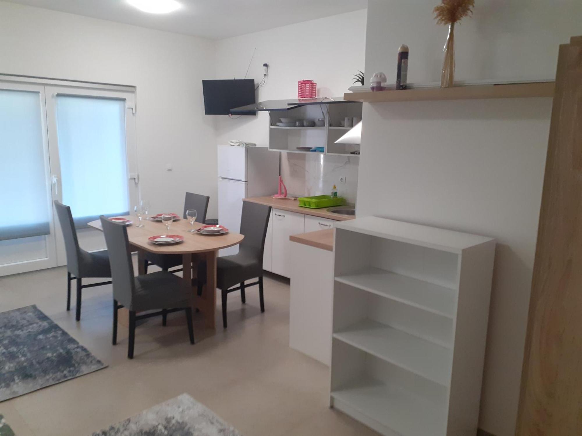 Apartmani Miletic イェルサ エクステリア 写真
