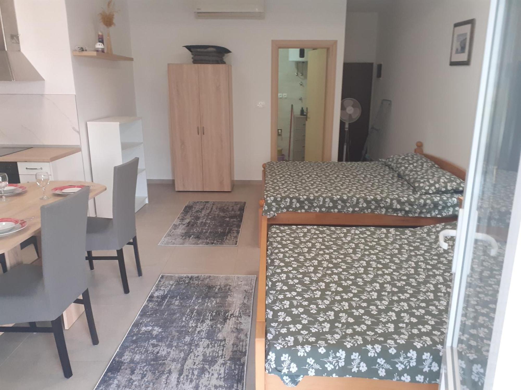 Apartmani Miletic イェルサ エクステリア 写真